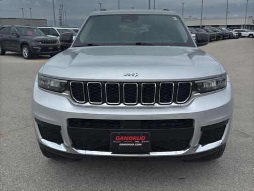 2022 Jeep Grand Cherokee L Laredo