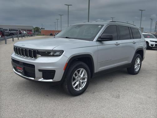 2022 Jeep Grand Cherokee L Laredo