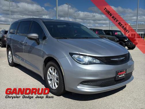 2021 Chrysler Voyager LX