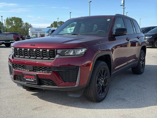 Velvet Red Pearlcoat 2026 Jeep Grand Cherokee Laredo
