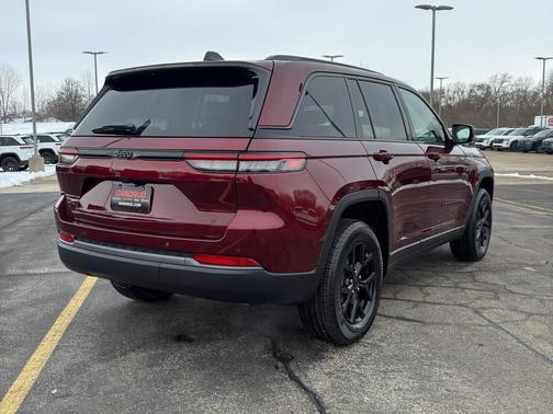 2026 Jeep Grand Cherokee Laredo