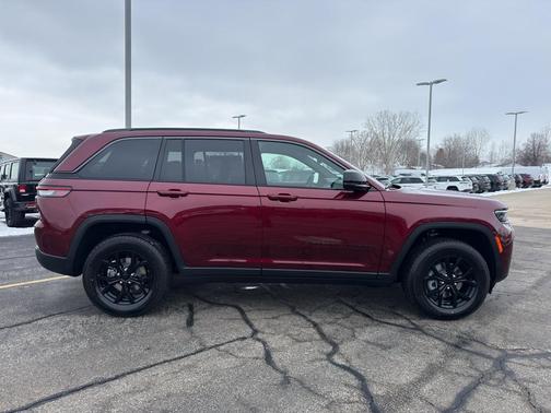 2026 Jeep Grand Cherokee Laredo