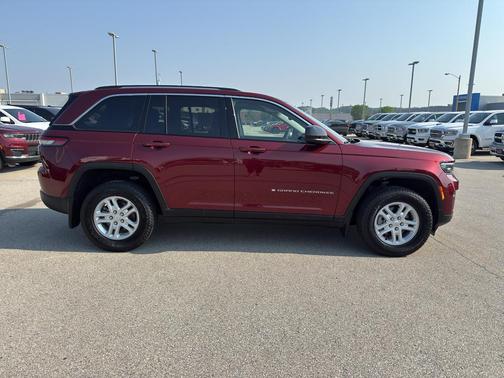 2023 Jeep Grand Cherokee Laredo