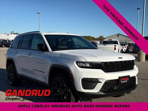 2025 Jeep Grand Cherokee Laredo