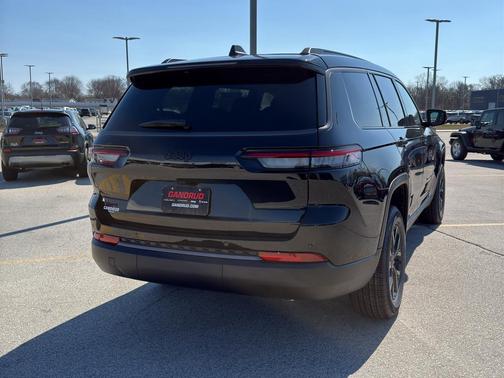 Diamond Black 2026 Jeep Grand Cherokee L Laredo