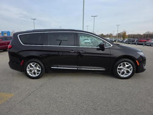 2018 Chrysler Pacifica Touring-L