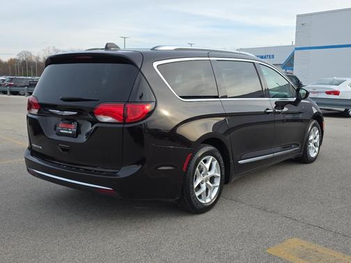 2018 Chrysler Pacifica Touring-L