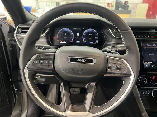 2024 Jeep Grand Cherokee L Laredo