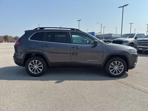 2022 Jeep Cherokee Latitude Lux