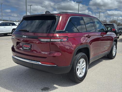 2023 Jeep Grand Cherokee Laredo