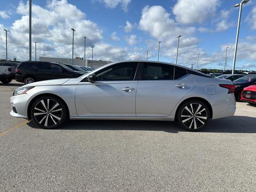 2019 Nissan Altima 2.5 SR