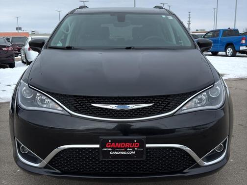 2018 Chrysler Pacifica Touring-L