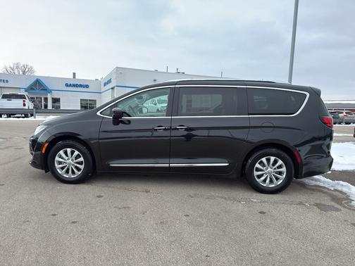 2018 Chrysler Pacifica Touring-L