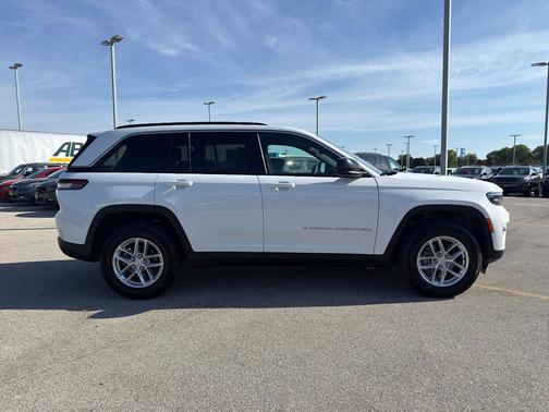 2024 Jeep Grand Cherokee Laredo