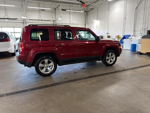 Deep Cherry Red Crystal Pearlcoat 2016 Jeep Patriot Latitude