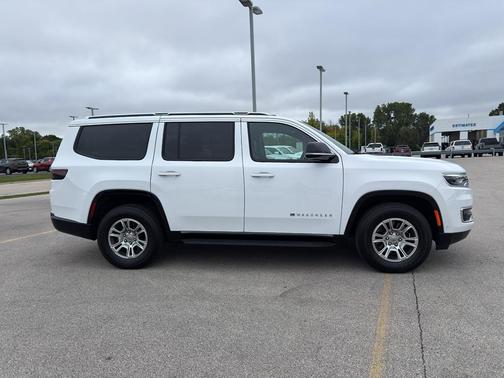 2024 Jeep Wagoneer Base