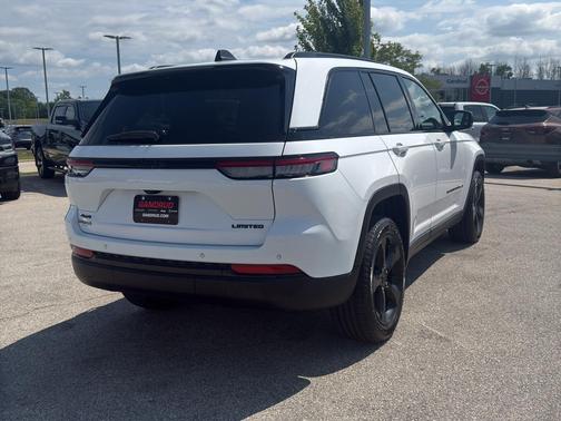 Bright White Clearcoat 2024 Jeep Grand Cherokee Limited