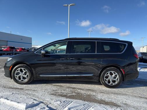 2022 Chrysler Pacifica Limited