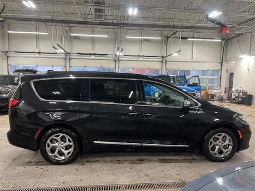 2022 Chrysler Pacifica Limited