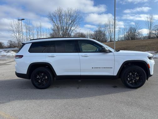 2026 Jeep Grand Cherokee L Laredo