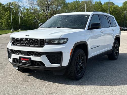 Bright White Clearcoat 2026 Jeep Grand Cherokee L Laredo
