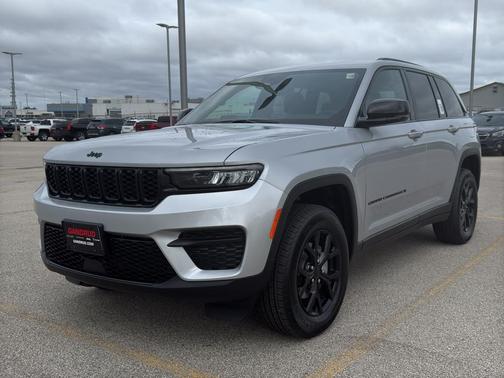 2025 Jeep Grand Cherokee Laredo