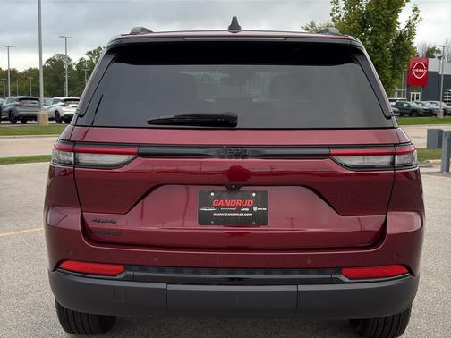 2024 Jeep Grand Cherokee Laredo