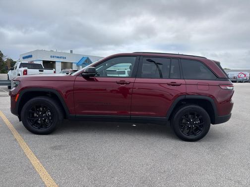 2024 Jeep Grand Cherokee Laredo