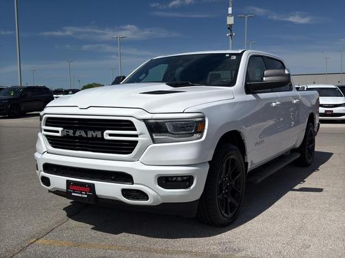 Bright White Clearcoat 2023 RAM 1500 Laramie