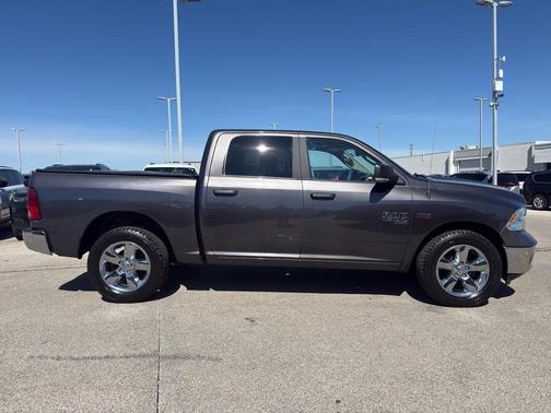 Granite Crystal Clearcoat Metallic 2019 RAM 1500 Classic Big Horn