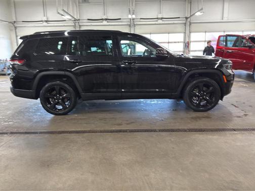 Diamond Black 2023 Jeep Grand Cherokee L Limited