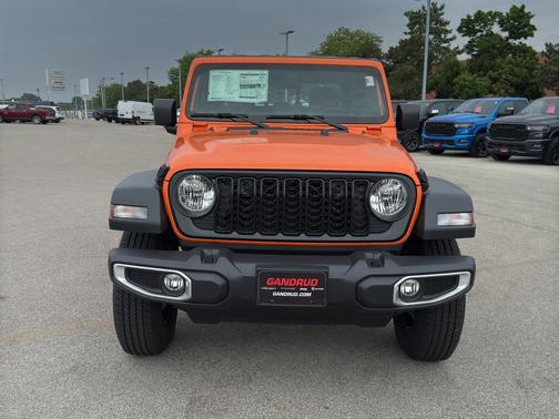 2025 Jeep Gladiator Sport