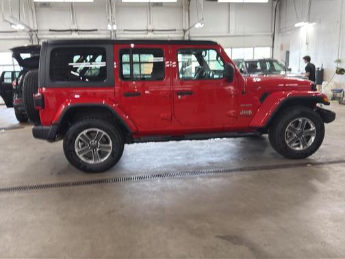Firecracker Red Clearcoat 2021 Jeep Wrangler Unlimited Sahara