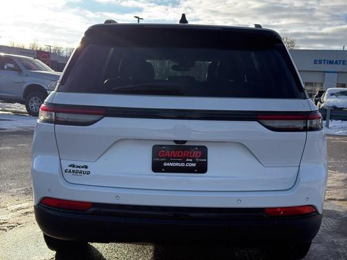 2024 Jeep Grand Cherokee Laredo