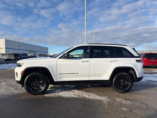 2024 Jeep Grand Cherokee Laredo