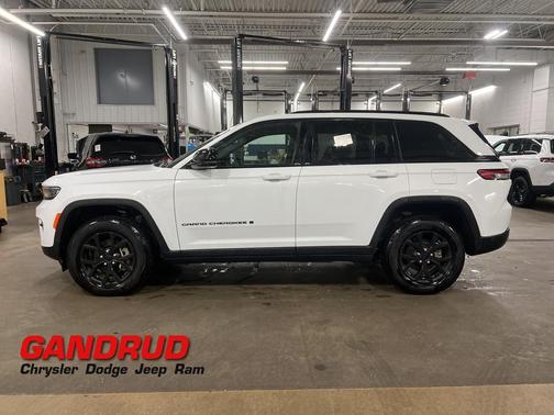 2024 Jeep Grand Cherokee Laredo