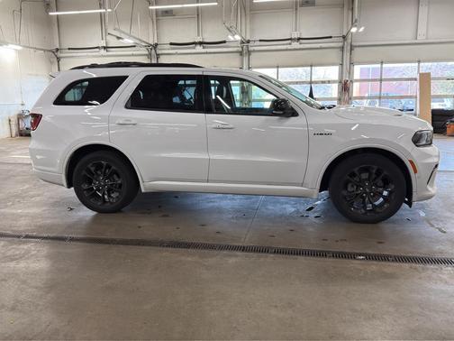 White Knuckle Clearcoat 2023 Dodge Durango R/T