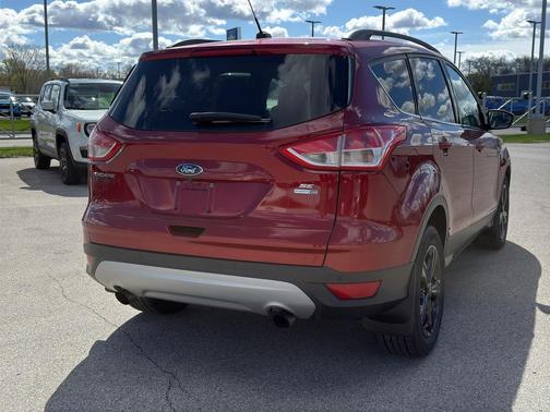 Ruby Red Metallic Tinted Clearcoat 2016 Ford Escape SE