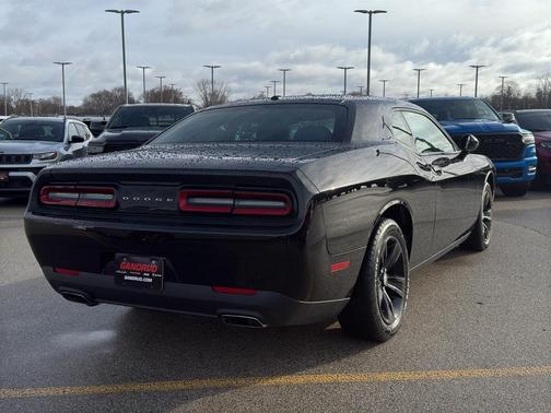 2016 Dodge Challenger SXT