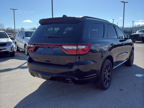 DB Black Clearcoat 2026 Dodge Durango GT HEMI V8