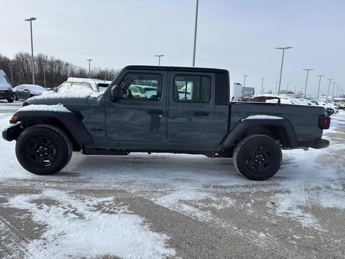 2026 Jeep Gladiator Sport