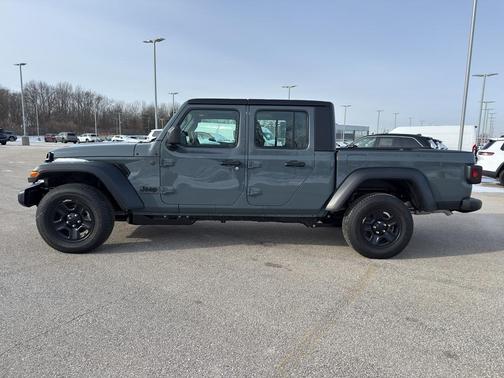 2026 Jeep Gladiator Sport
