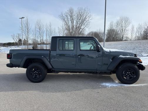 2026 Jeep Gladiator Sport
