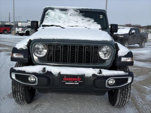 2026 Jeep Gladiator Sport