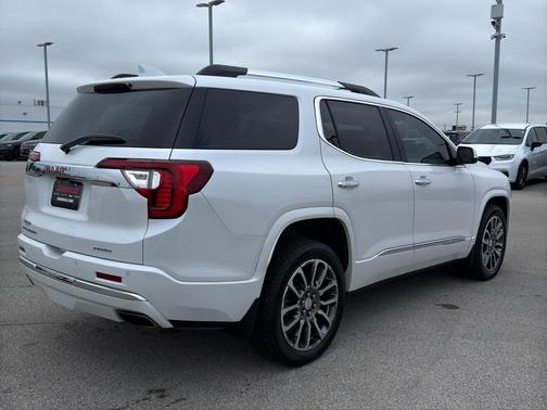 2020 GMC Acadia Denali