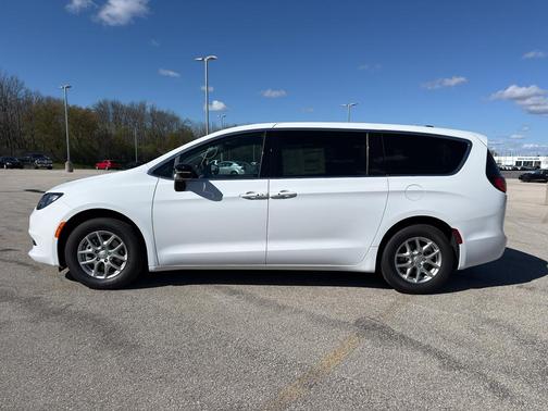 Bright White Clearcoat 2026 Chrysler Voyager LX