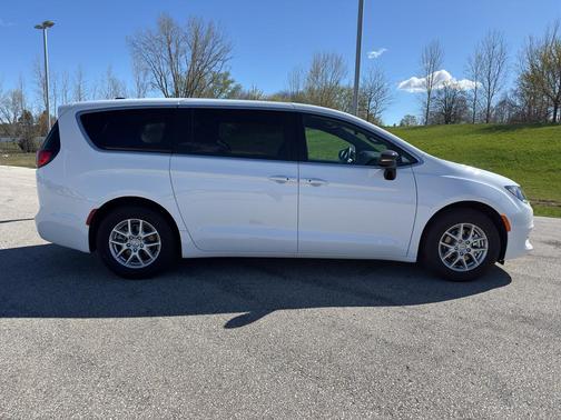 Bright White Clearcoat 2026 Chrysler Voyager LX