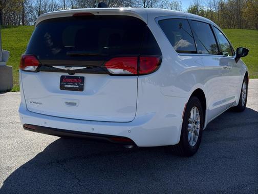 Bright White Clearcoat 2026 Chrysler Voyager LX