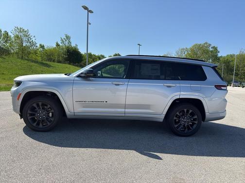 Silver Zynith 2026 Jeep Grand Cherokee L Limited
