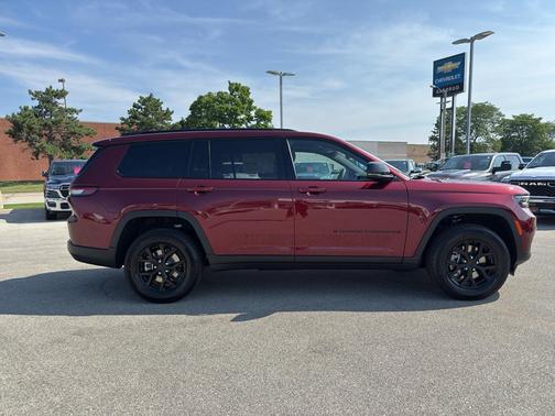 2025 Jeep Grand Cherokee L Laredo